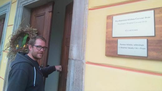 Marek Landa překonal dlouholetou závislost na drogách, teď pracuje v léčebně Červený Dvůr jako takzvaný peer asistent