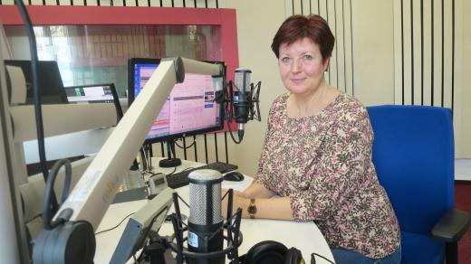 Silvie Šidáková ve studiu Českého rozhlasu Hradec Králové