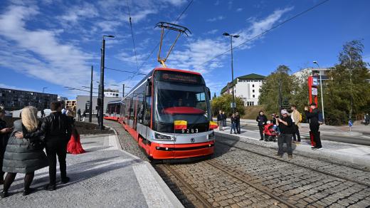Nová tramvajová trať Divoká Šárka – Dědina už je v provozu