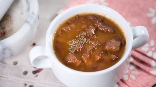 Gulášová polévka