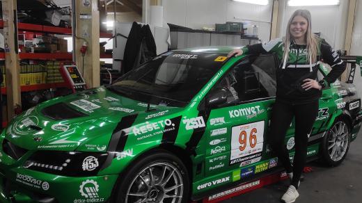 Speciál automobilové závodnice Kristýny Fillové