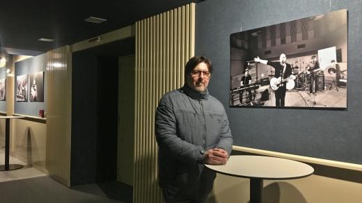 Mario Šeparovič v předsálí Studia 1