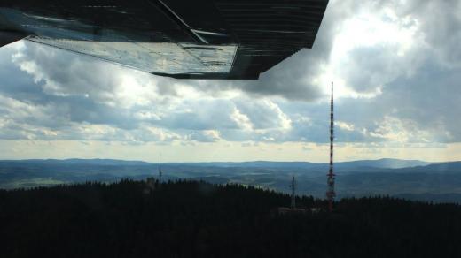 Fotografie z vyhlídkového letu nad horou Kleť