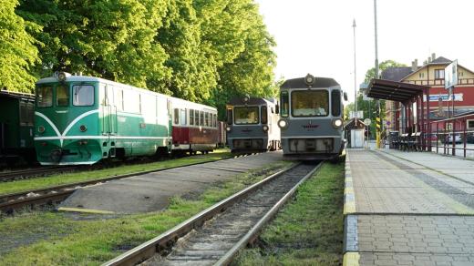 Na trať mezi Horní Cerekví a Jindřichovým Hradcem dnes vyjely speciální historické vlaky