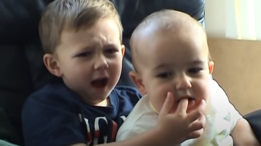 Z videa Charlie bit my finger – again!
