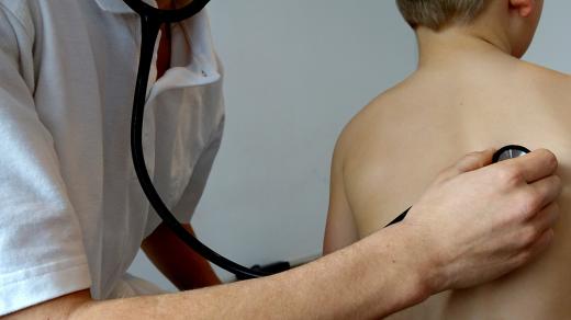 návštěva lékaře, dítě, pediatr, vyšetření