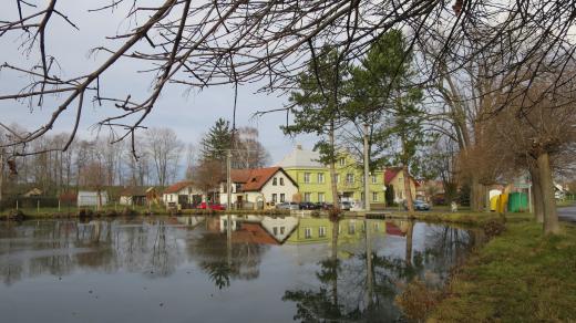 Náves v Morašicích u Chrudimi