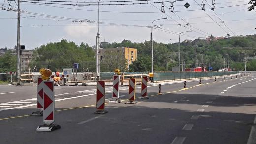 Uzavírky a dopravní omezení