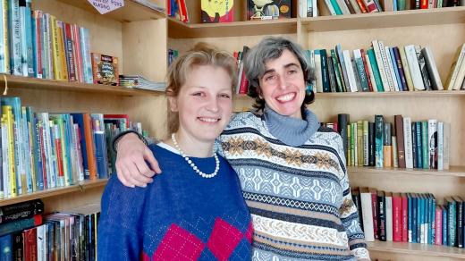 Knihovnice Barbora Černohorská (vlevo) se Zuzanou Brychtovou Horeckou