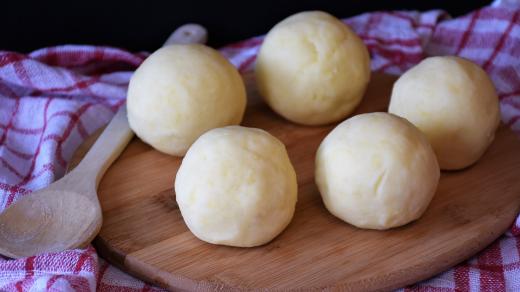 Knedlíky, noky