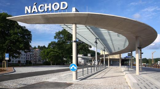 Ateliér Tsunami slaví své 30. narozeniny výstavou 30 LET S VÁMI - autobusové nádraží Náchod
