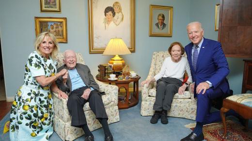 V dubnu 2021 navštívili Joe a Jill Bidenovi bývalého amerického prezidenta Jimmy Cartera a jeho manželku Rosalynn (sedící v křeslech)