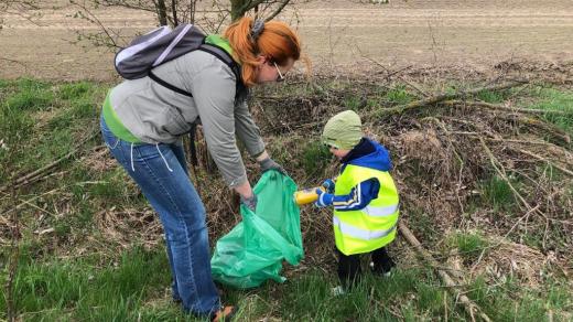 Do celorepublikové akce Ukliďme svět, ukliďme Česko se zapojili dobrovolníci z Hosína na Českobudějovicku. V obci a jejím okolí sesbírali tři a půl tuny odpadků