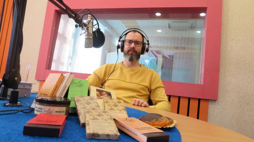 Petr Gurecký ve studiu Českého rozhlasu Hradec Králové