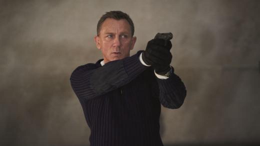 Daniel Craig jako James Bond ve snímku Není čas zemřít
