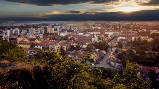 Pohled na město  ze Slánské hory