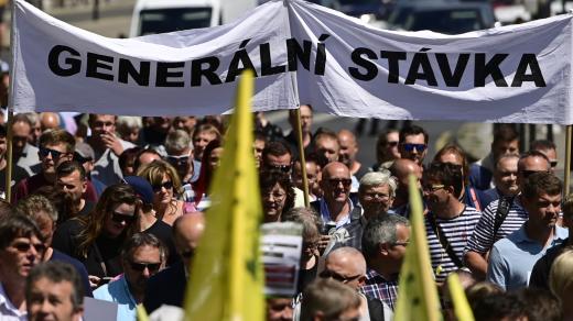 Protestní pochod zemědělců a odborářů