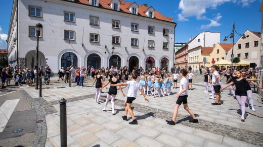 Vystoupení souborů v Českých Budějovicích během kandidatury na Evropské hlavní město kultury