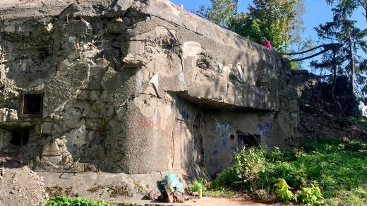Manželé Mattasovi si nedávno od státu koupili pevnostní pěchotní srub u Pavlišova na Náchodsku