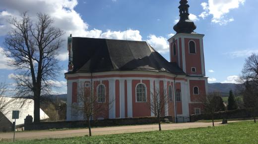 Božanov, Kostel sv. Máří Magdalény