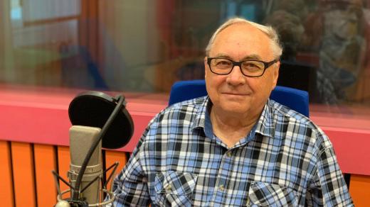 Jiří Mach ve studiu Českého rozhlasu Hradec Králové