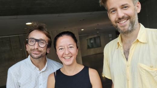 Herci Jakub Žáček a Miloslav König společně s dramaturgyní Dorou Štědroňovou