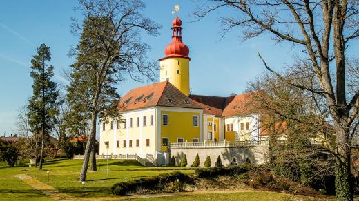 Zámek ve Stráži nad Nežárkou