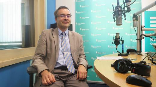 Tomáš Smolík ve studiu Českého rozhlasu Hradec Králové