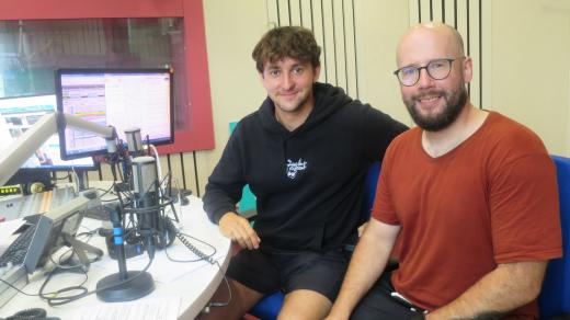 Petr Kult a Martin Sedláček ve studiu Českého rozhlasu Hradec Králové