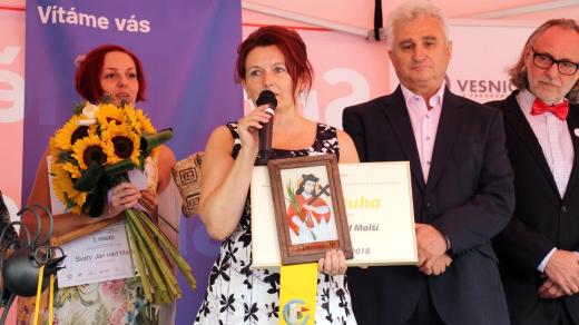 Svatý Jan nad Malší se stal jihočeskou Vesnicí roku 2018, cenu převzala starostka Růžena Balláková