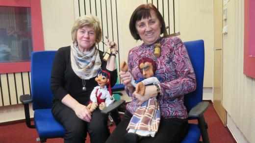 Jana Lažová a Dana Friedová ve studiu Českého rozhlasu Hradec Králové