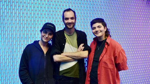 Tereza Vejvodová, Filip Jiřík a Kateř Tureček v ArtCafé