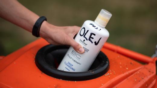 Do kontejneru patří jedlé oleje a tuky, motorové oleje ne