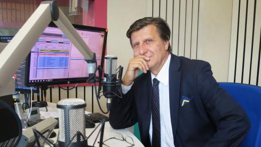 Aleš Herman ve studiu Českého rozhlasu Hradec Králové