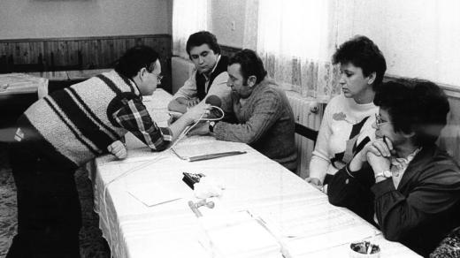 Reportáž z komunálních voleb (24. 11. 1990).jpg