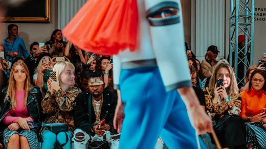 Ivana a Zuzana ve světě Paní Módy