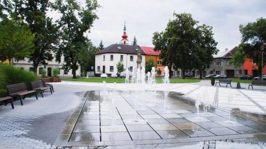 Hulín, světelná fontána, kašna na náměstí Míru
