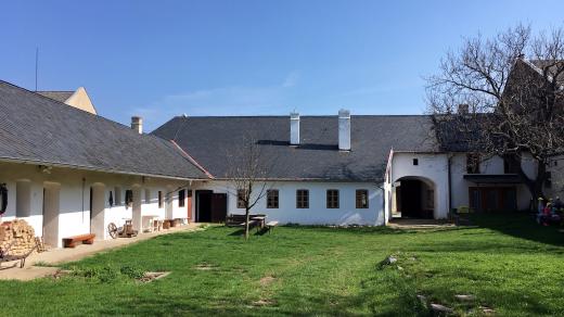 Historická usedlost v Hanáckém skanzenu v Příkazech