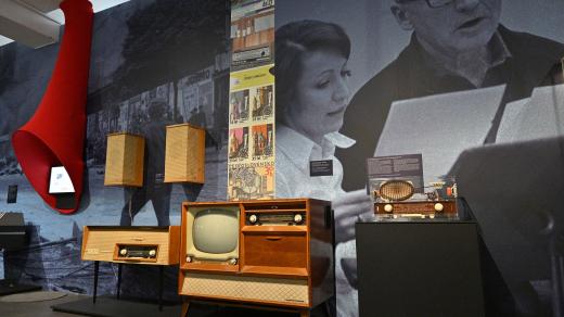 Historické přijímače na výstavě Sto let je jen začátek v Národním technickém muzeu