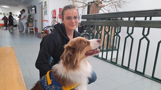 Dobrovolnice canisterapeutického sdružení Hafík Klára Pumprová a její fenka Bonnie