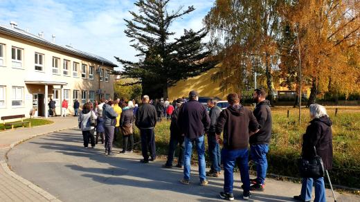 Fronta na očkování, Polná