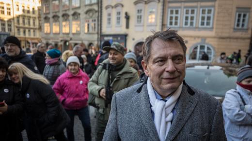Demonstrace spolku Nespokojení, petice Braňme naše důchodce. Na snímku Jiří Paroubek