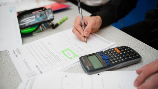 Zkouška z matematiky bude podle Botlíka stále rychleji ztrácet význam, podobně jako ztrácejí význam diplomy z vysoké školy.