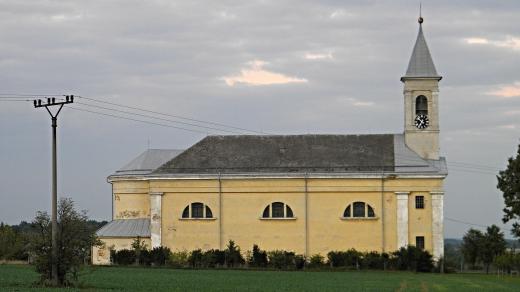 Kostel sv. Martina stojí téměř naproti místu, kde stával kostel původní