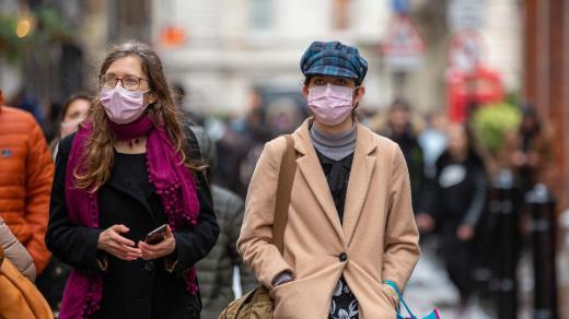 Koronavirus s námi nejspíš bude i nadále