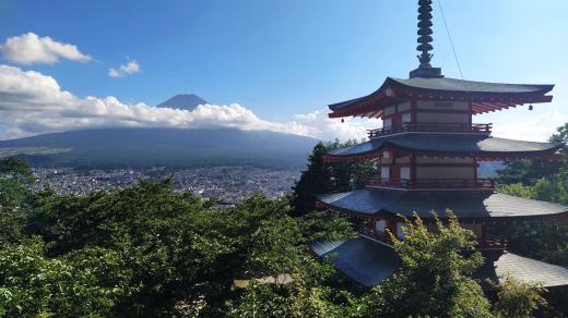 Japonsko, pro Čechy exotická země - Fuji, posvátná a nejvyšší hora Japonska, 3776 m nad mořem