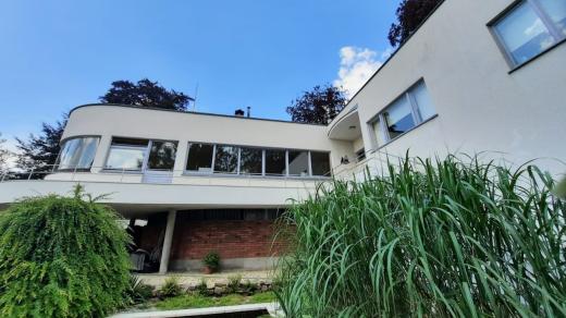 Háskova vila v Jablonci nad Nisou patří k nejkrásnějším modernistickým vilám u nás