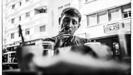 Spisovatel a knihkupec Simon Pierre Hamelin ve městě Tanger