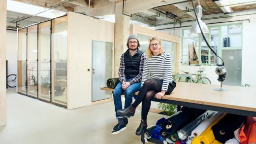 Z holešovické dílny Braasi míří messenger bagy do celého světa