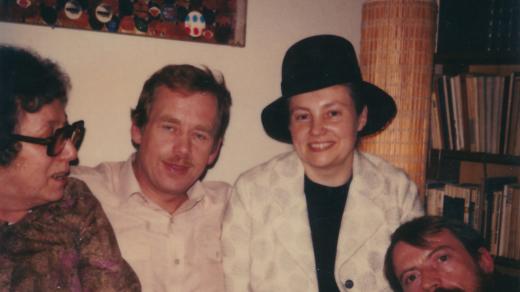 Václav Havel s mluvčími Charty 77 v roce 1983. Jan Kozlík první zprava